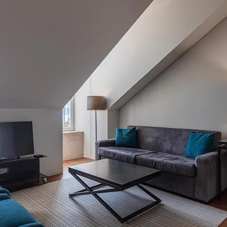 8 Building Лиссабон