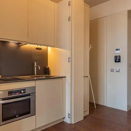 8 Building Apartment *